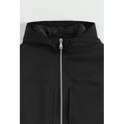 Veste à capuche avec poches au centre